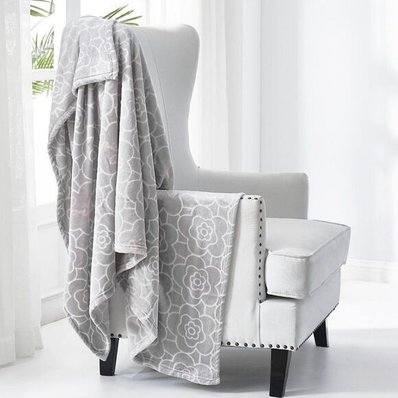 🎉1 hr sale 🎉Gray flower throw - Picture 1 of 5